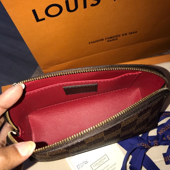 LV COSMETIC POUCH - Picture 6 of 7